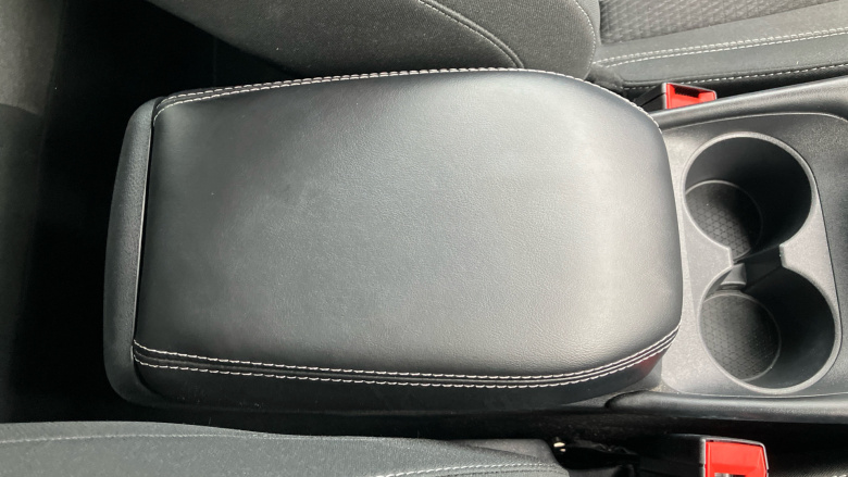 Nissan Qashqai 1.3 DiG-T MH N-Connecta 5dr Petrol Hatchback